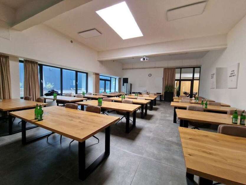 Halle in Gütersloh 1.850.000 € 1842 m²