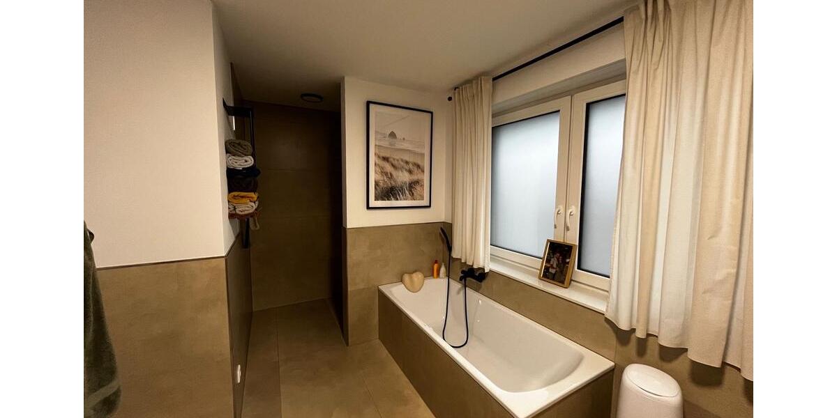 Etagenwohnung Lage - 4 Zimmer, 107 m&sup2;, 1.150&euro; | Angebot:26399132