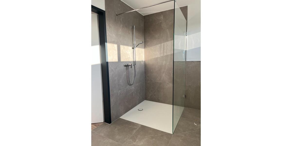 Offene Neubauwohnung mit großer Terasse 3 zimmer