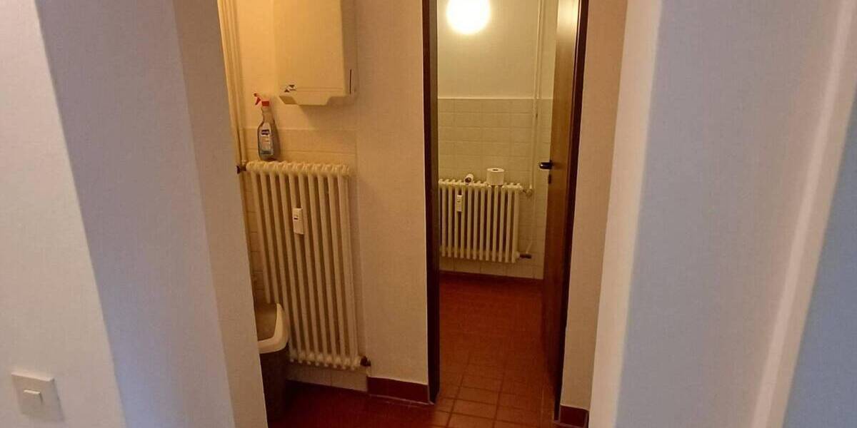 Gewerbeobjekt Lemgo - 5 Zimmer, 150 m&sup2;, 900&euro; | Angebot:25745554