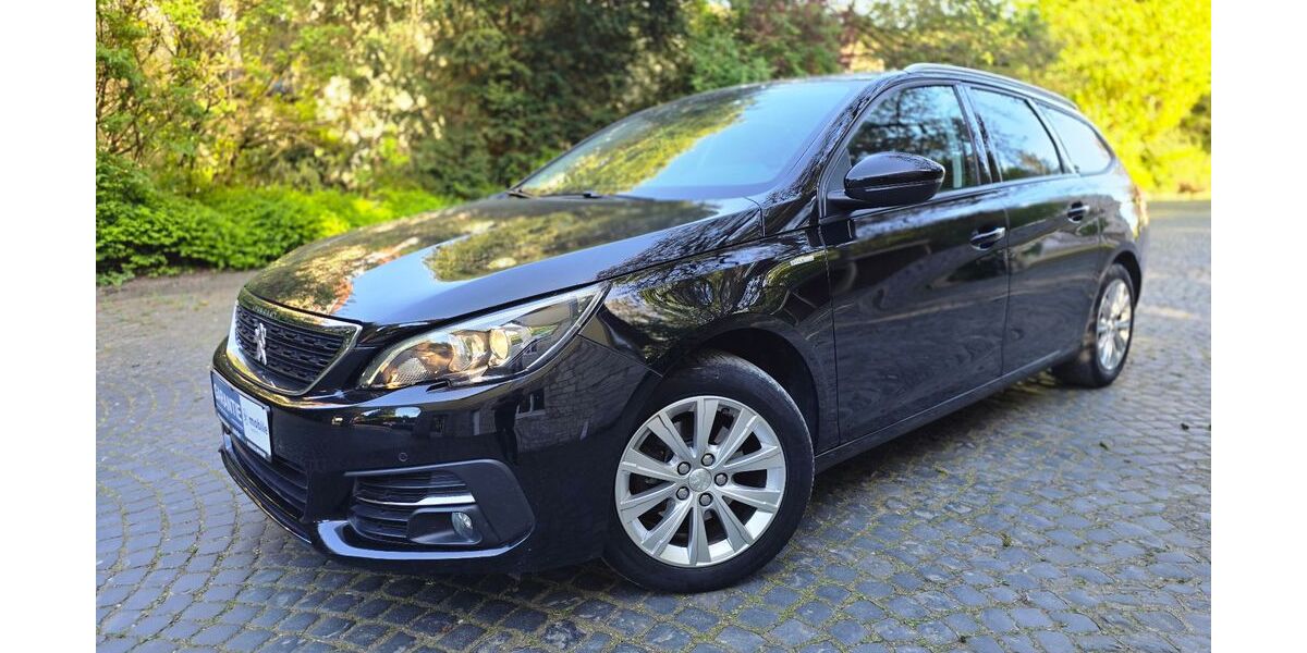 Peugeot 308 42.450 km 12.490 &euro; Borgholzhausen 33829