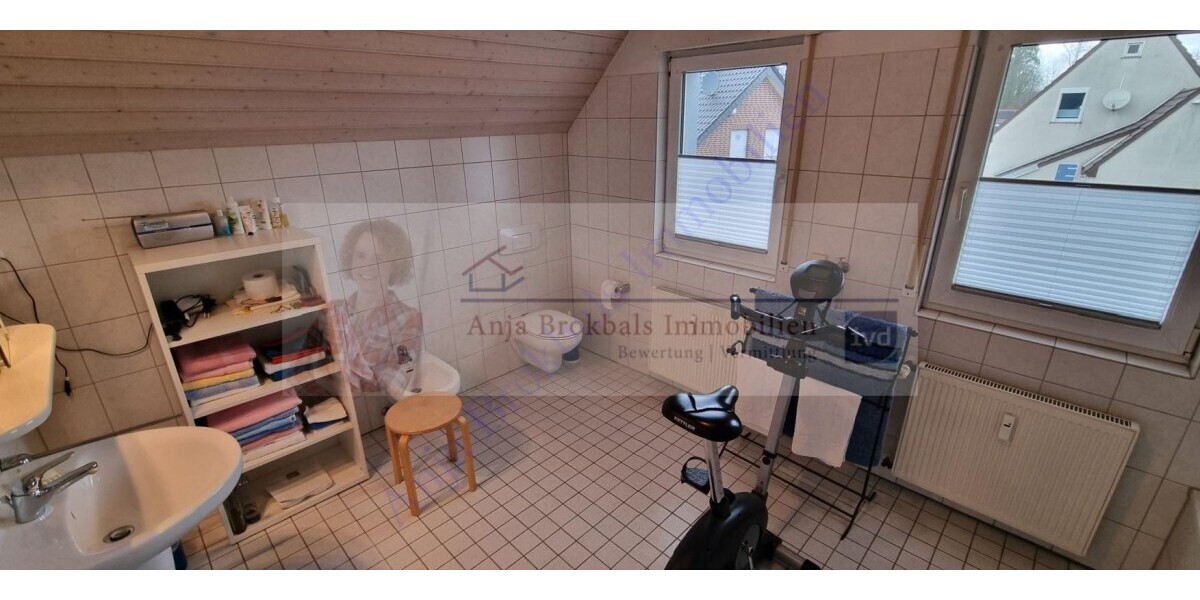 2-Familienhaus in Isselhorst: EG barrierefrei, 170 m², 2 Carports, toller Garten, 2 Eingänge - provisionsfrei für Käufer - Einfamilienhaus Gütersloh Isselhorst | Angebot:21839386