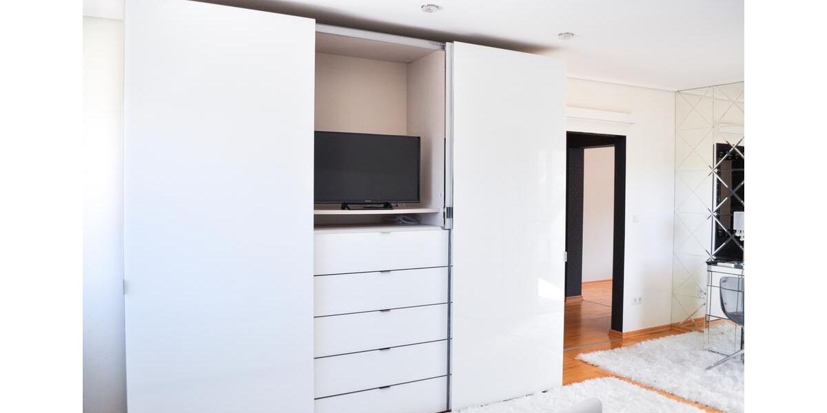 Helle Dachgeschosswohnung mit 88 m², Loggia & Parkplatz – Ihr neues Zuhause! 2.5 zimmer