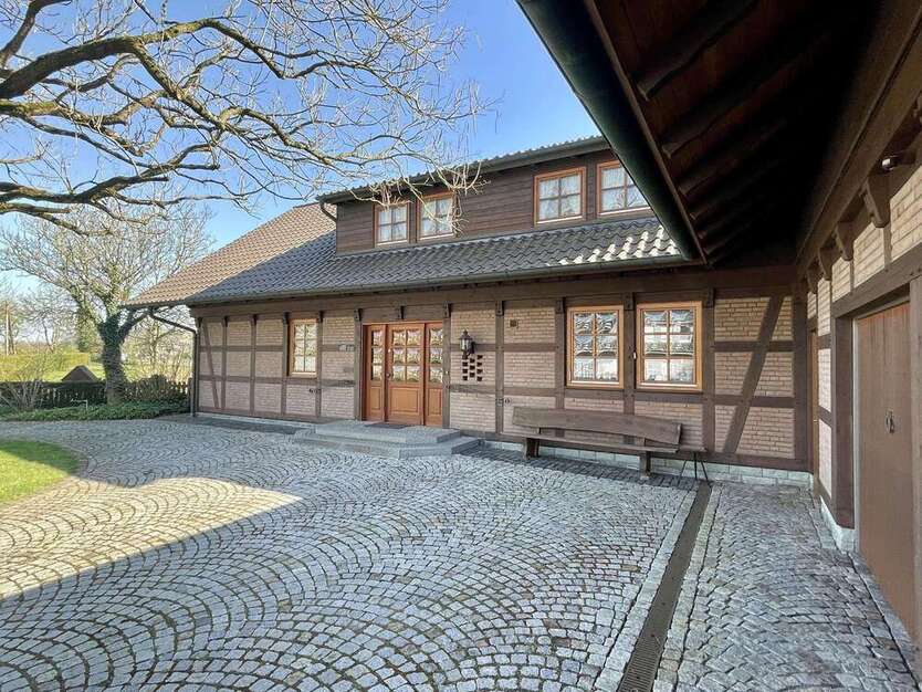 Haus zum Kaufen in Langenberg 595.000 € 280 m²
