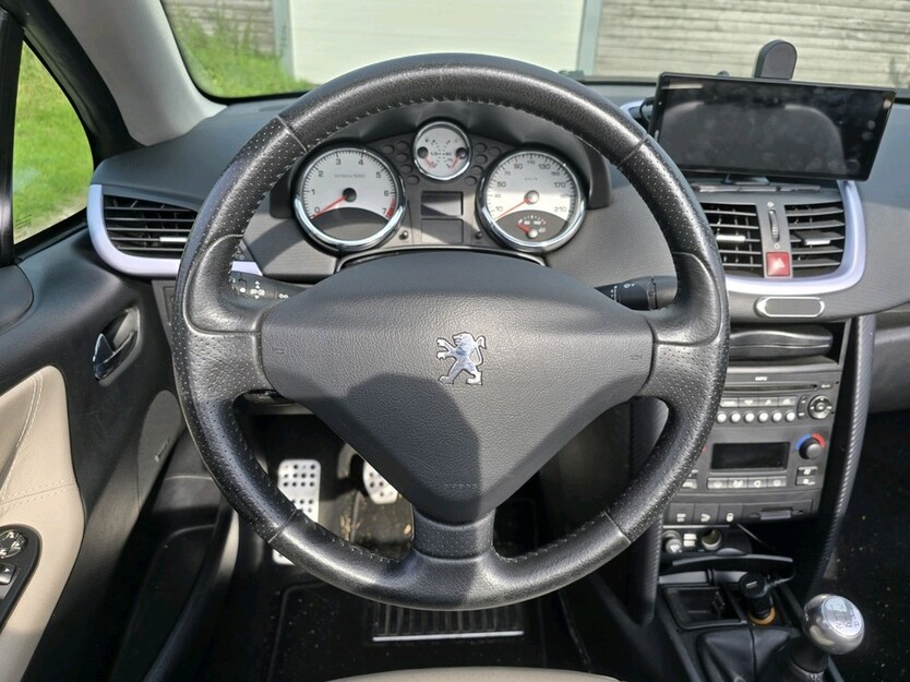 Peugeot 207 CC 92.000 km 4.300 € Bielefeld 33602