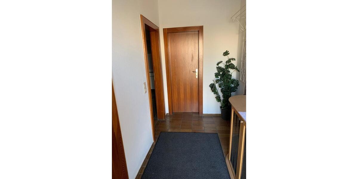 Freistehende Lagerhalle mit Büroräumen zimmer