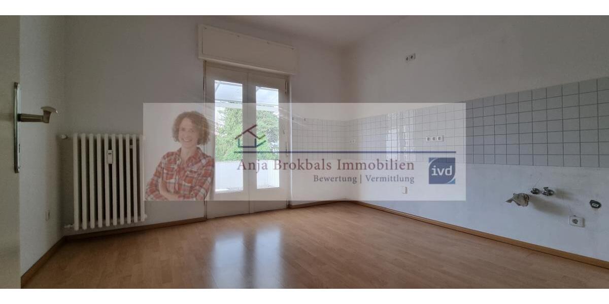 Gütersloh Nähe Miele: 2-Familienhaus mit 8 Garagen_provisionsfrei für Käufer - Zweifamilienhaus Gütersloh Kattenstroth | Angebot:16242774
