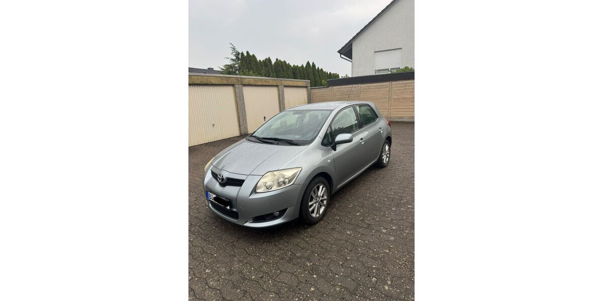 Toyota Auris 113.104 km 6.700 &euro; Bielefeld 33719