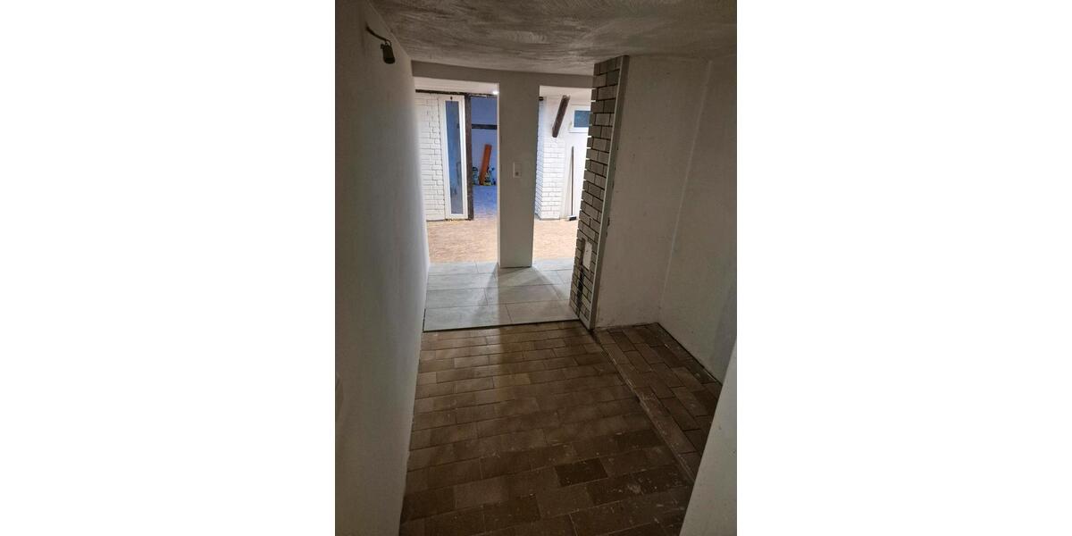 Großzügige Altbauwohnung mit Garten – sofort verfügbar 5 zimmer