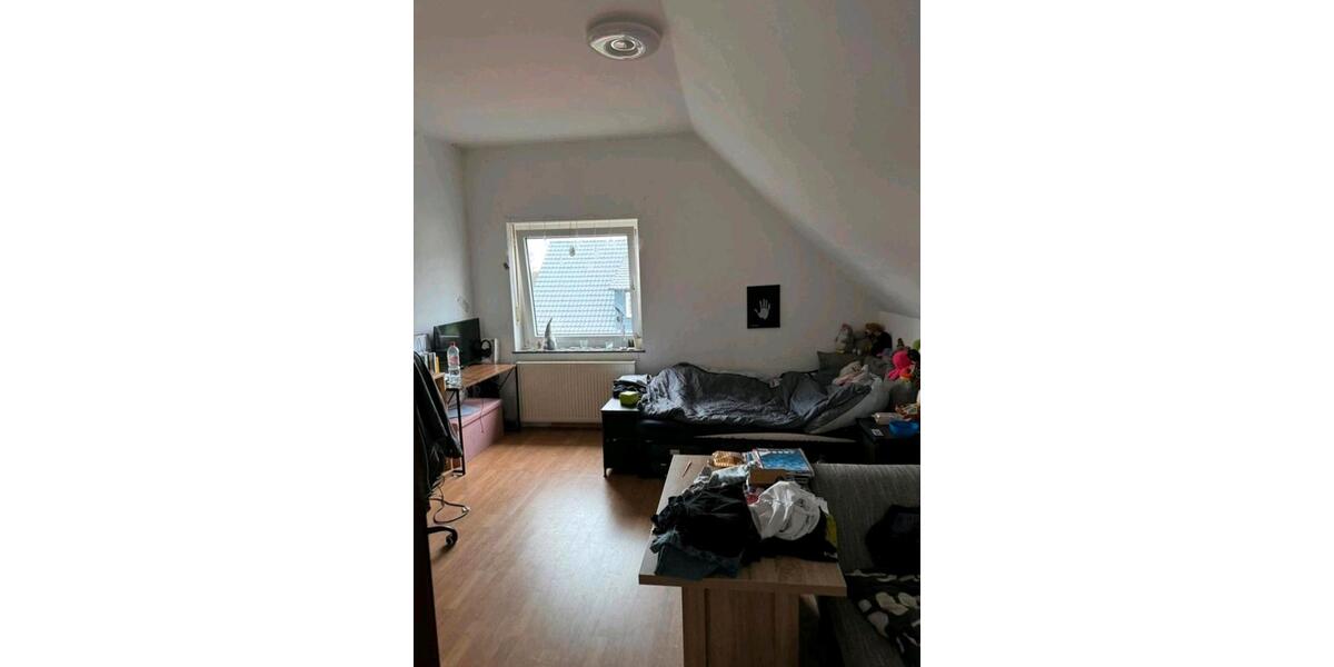 Dachgeschoßwohnung Hiddenhausen - 4 Zimmer, 80 m&sup2;, 800&euro; | Angebot:25349036
