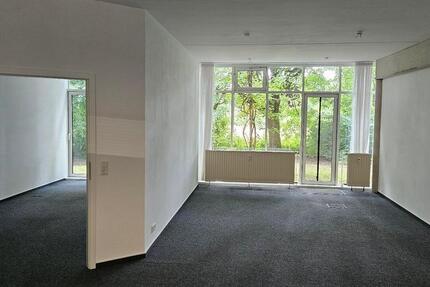 GILDE-Zentrum Detmold: Top geschnittene 60 m² im 2,5-Raum-Büro zimmer