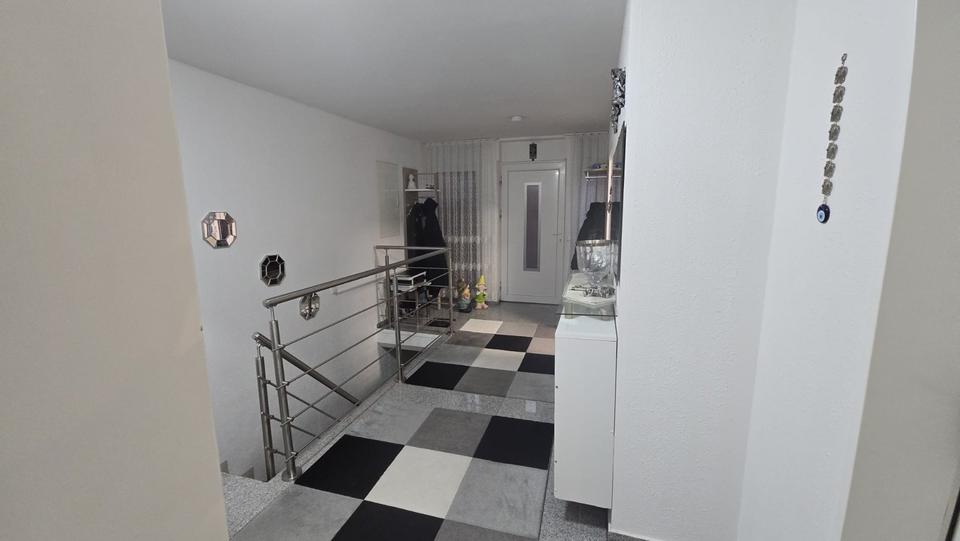 Ideal für Familien: Reihenhaus mit Garten, Schulen & Einkauf zimmer