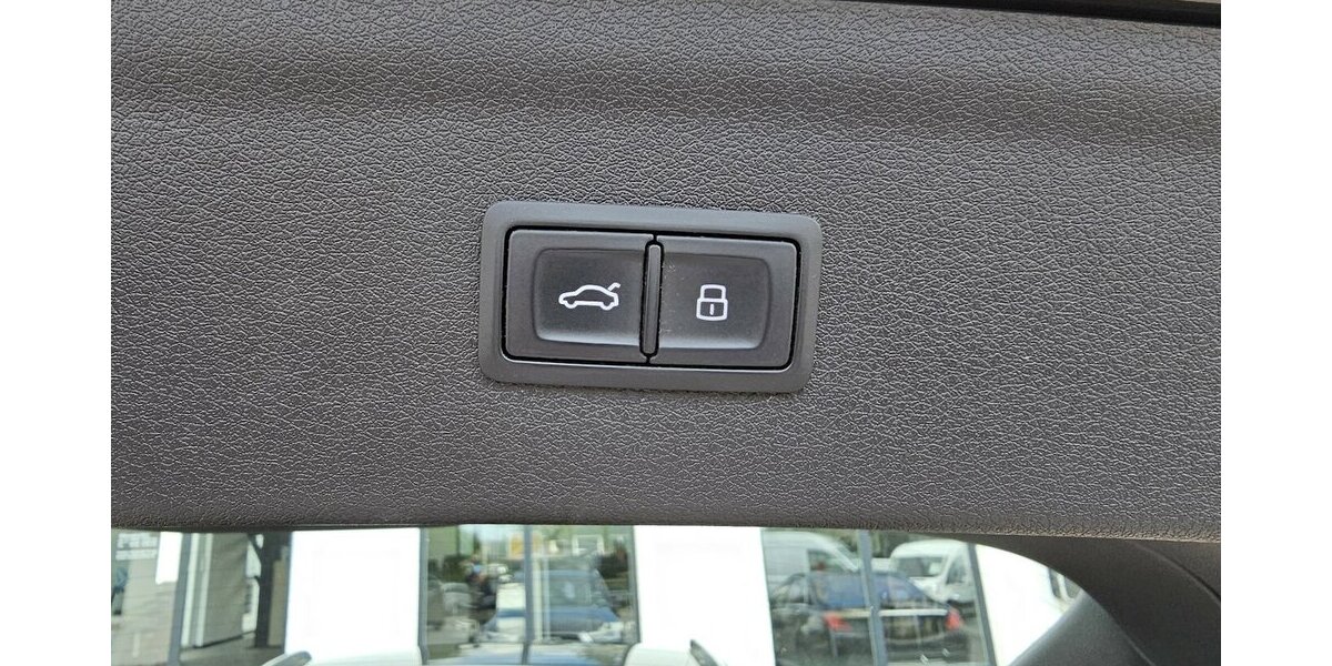 Audi Q3 1.4 S-LINE LED LEDER Keyless 20´´ ROUTOR 85.972 km 16.990 &euro; Löhne 32584