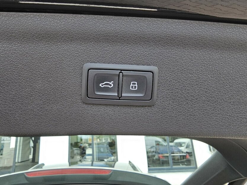 Audi Q3 1.4 S-LINE LED LEDER Keyless 20´´ ROUTOR 85.972 km 17.490 € Löhne 32584