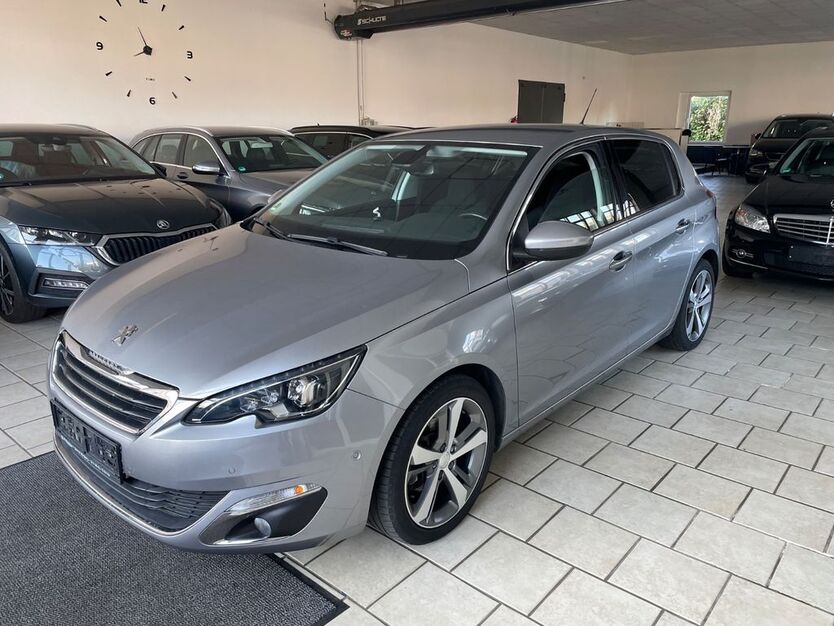Peugeot 308 123.000 km 7.950 € Detmold 32756