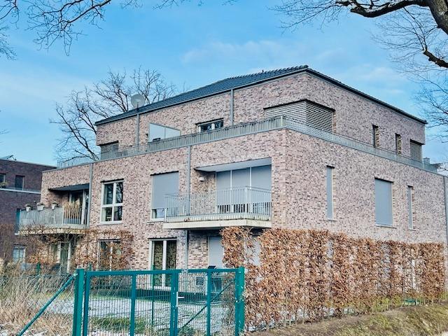 GT-Isselhorst! Traumhafte 2-Zi.-Penthouse-Whg. Fahrstuhl Gäste-WC Dachterrasse Carport 2 zimmer