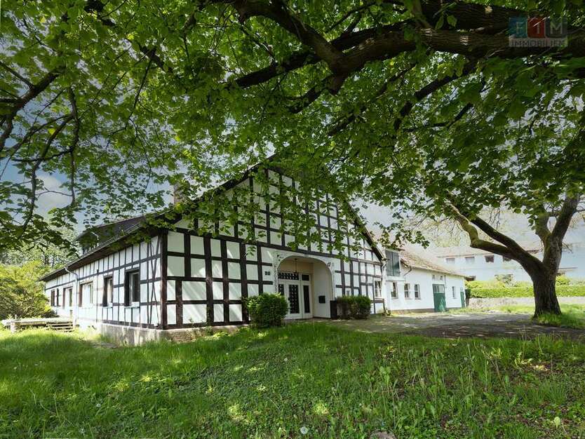 Haus zum Kaufen in Bad Oeynhausen 475.000 € 325 m²