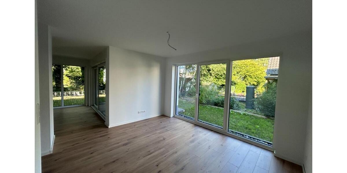 Großzügige Neubau-Doppelhaushälfte mit 2 Stellplätzen + Garten 7 zimmer