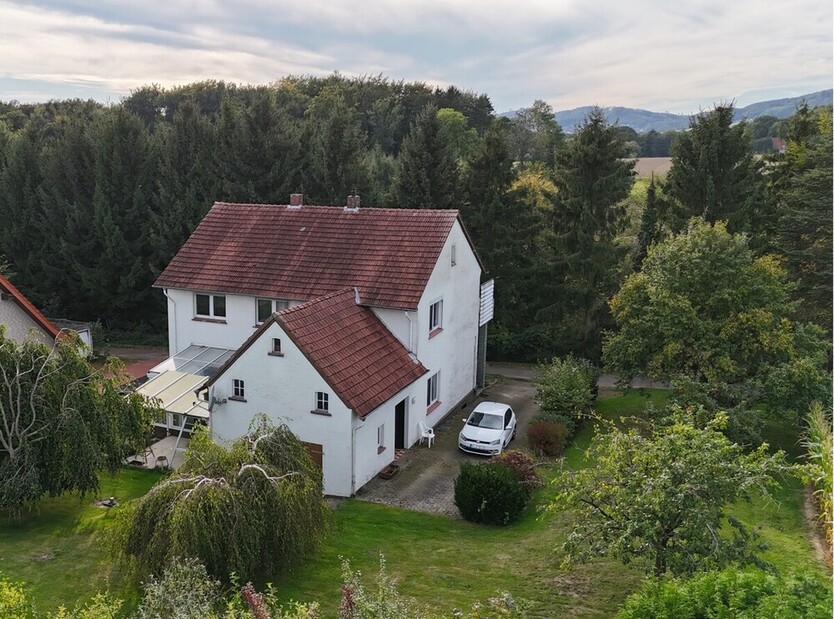 Einfamilienhaus mit Potenzial – ruhige Lage, nur ein Nachbar 8 zimmer