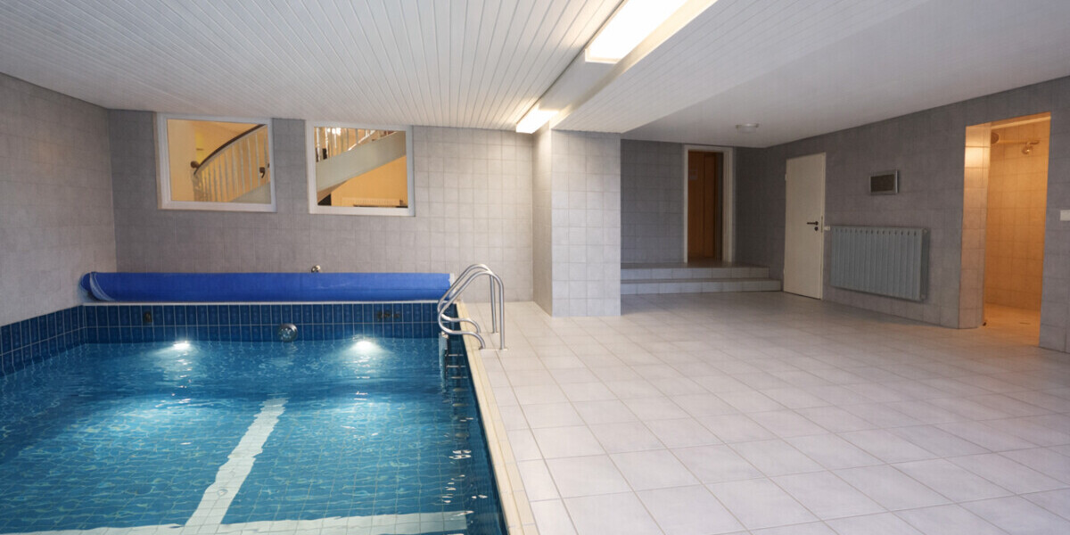 Exklusive Villa mit Wellnessbereich, Pool & großem Grundstück - Villa Hüllhorst | Angebot:26002980