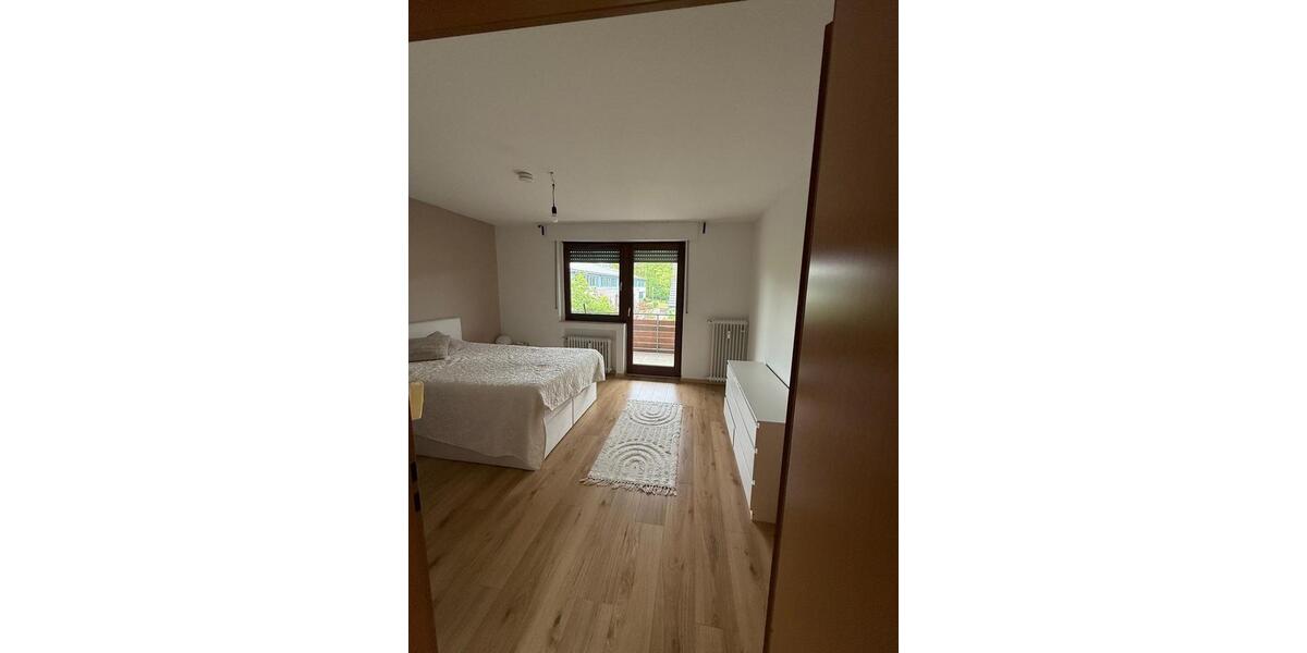 Etagenwohnung Augustdorf - 4 Zimmer, 105 m&sup2;, 1.000&euro; | Angebot:26414685