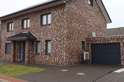 Haus Versmold - 6 Zimmer, 172 m&sup2;, 600.000&euro; | Angebot:25690018