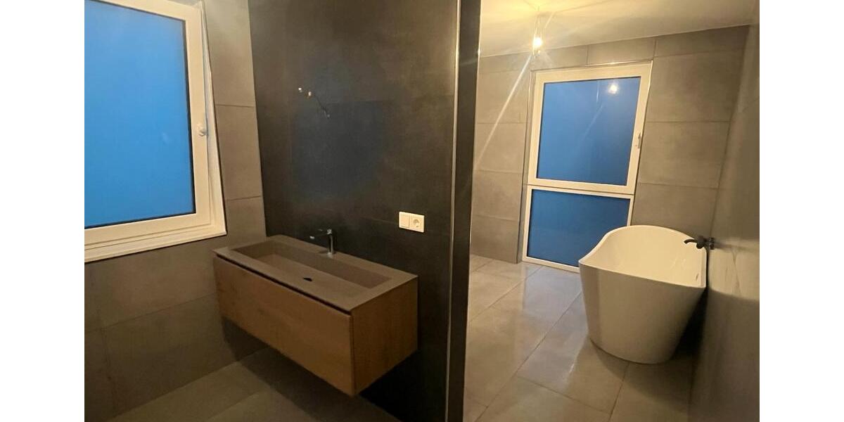 DHH Erstbezug nach Neubau 5 zimmer