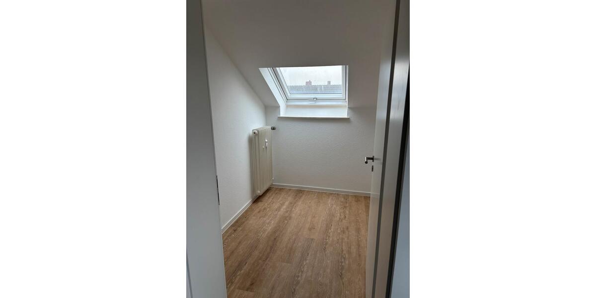 Dachgeschoßwohnung Versmold - 2.5 Zimmer, 48 m&sup2;, 554&euro; | Angebot:25782630