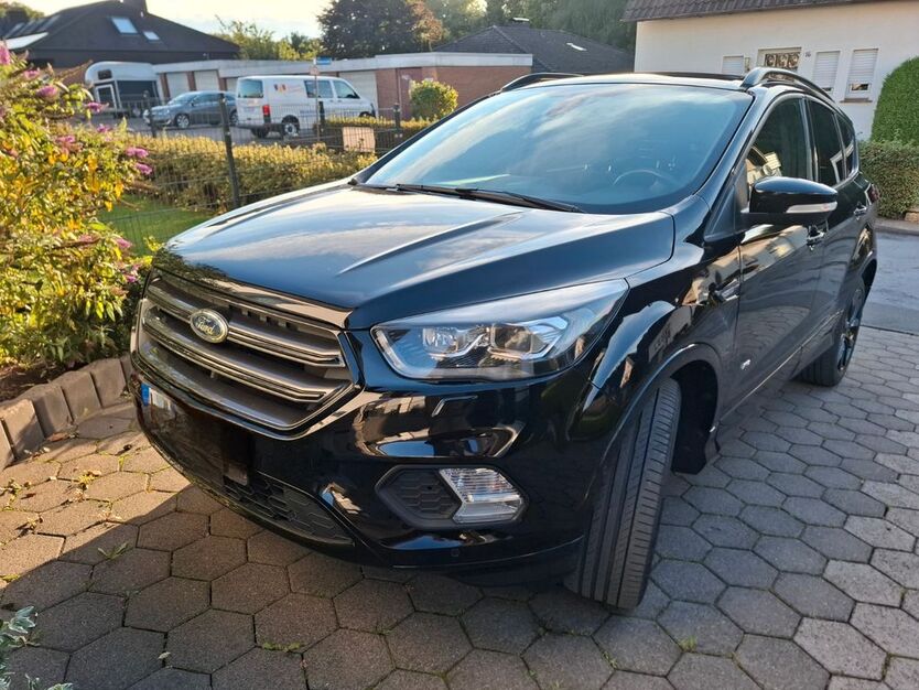 Ford Kuga 121.000 km 18.000 € Spenge 32139