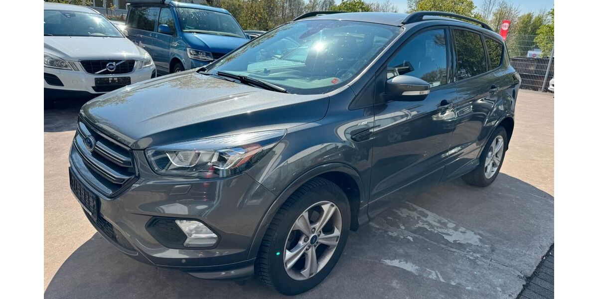 Ford Kuga 178.000 km 8.450 &euro; Detmold 32758