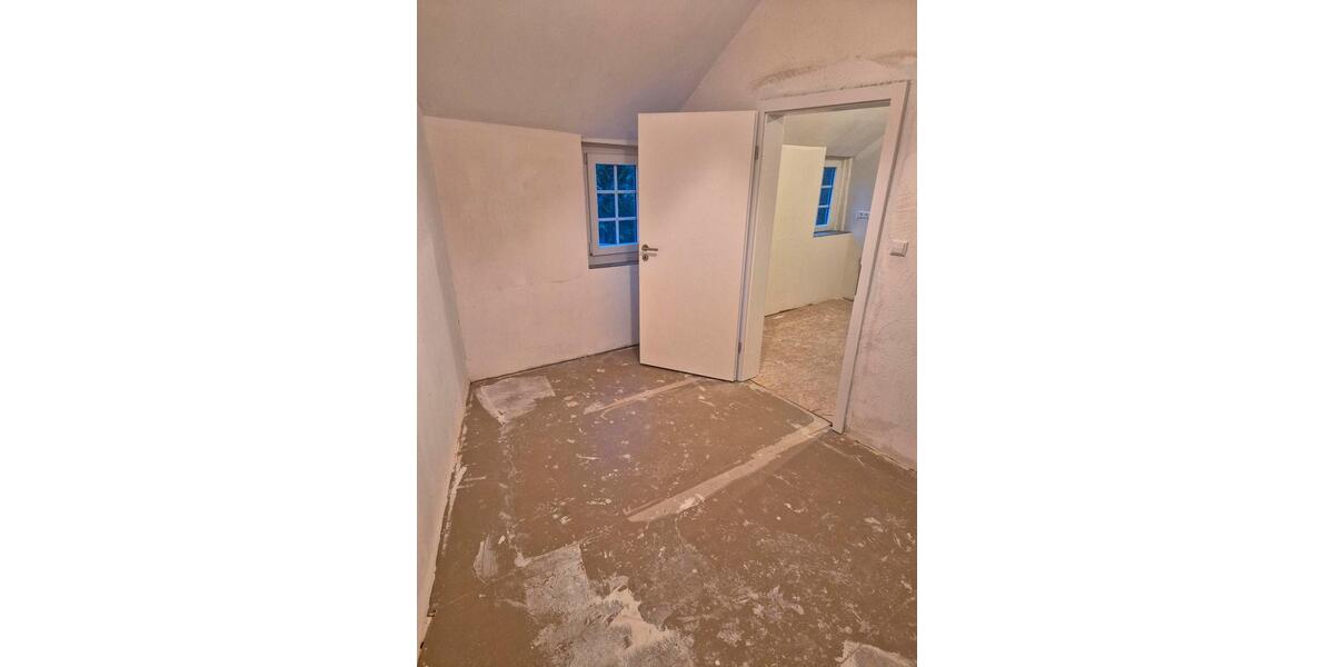 Großzügige Altbauwohnung mit Garten – sofort verfügbar 5 zimmer