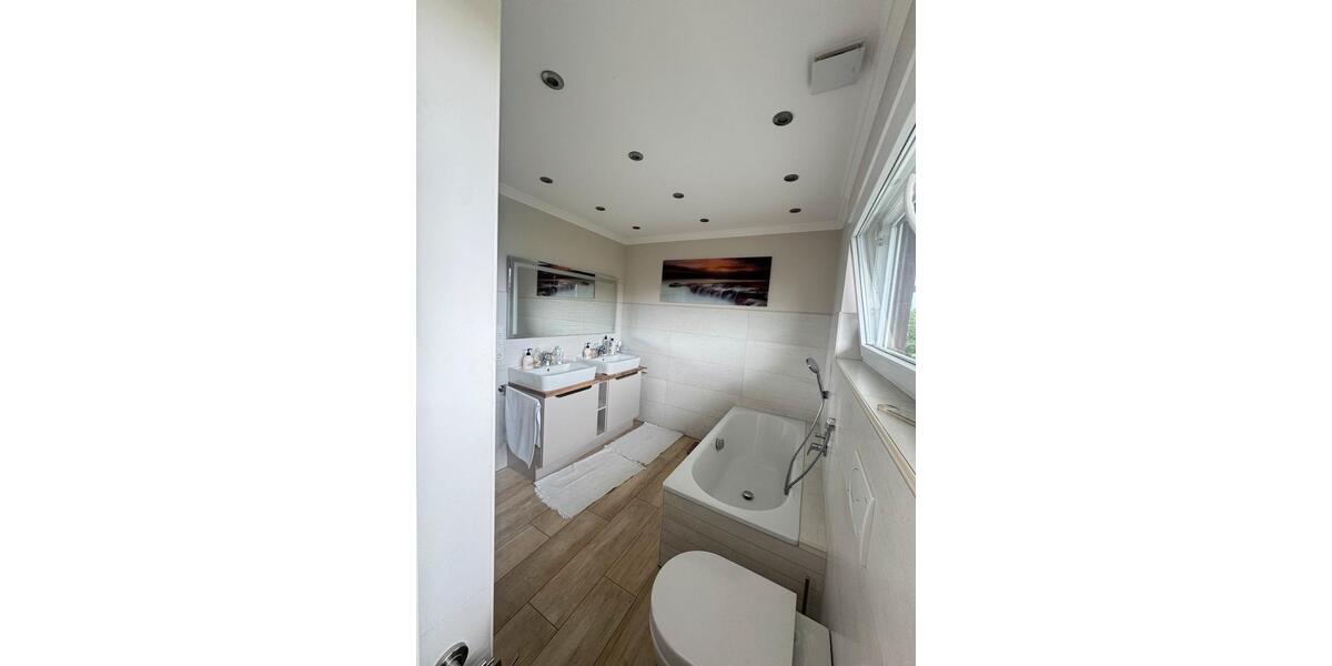 Einfamilienhaus Verl - 7 Zimmer, 215 m&sup2;, 549.000&euro; | Angebot:27230079
