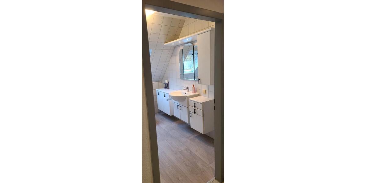 Dachgeschoßwohnung Bielefeld Brackwede - 3.5 Zimmer, 90 m&sup2;, 830&euro; | Angebot:26214401