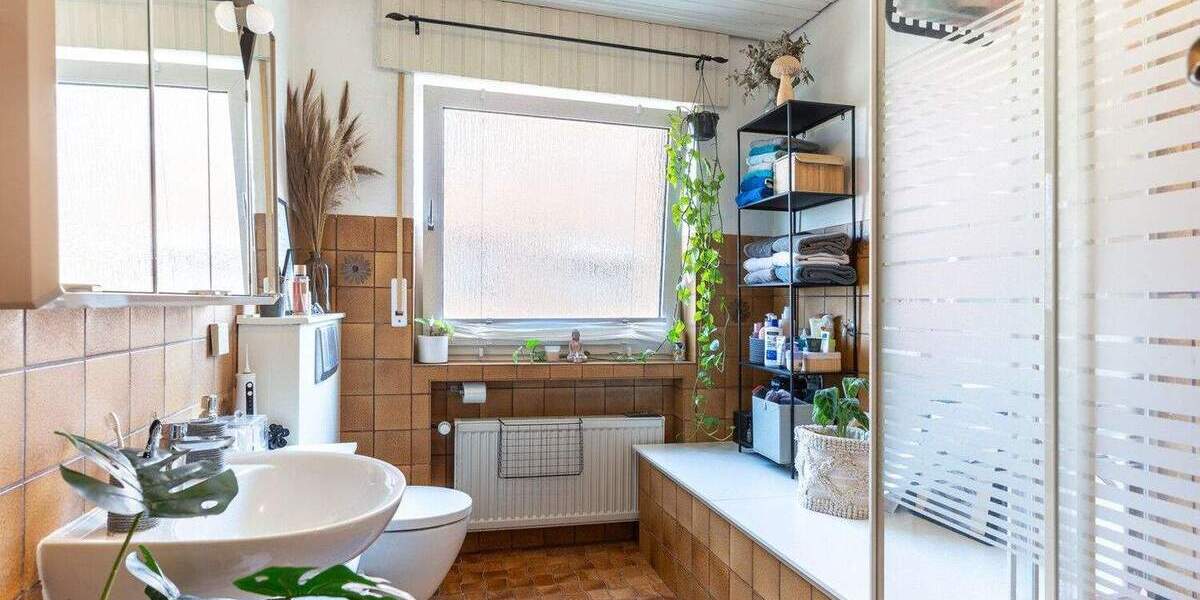 Etagenwohnung Gütersloh Innenstadt - 3 Zimmer, 87 m&sup2;, 179.000&euro; | Angebot:25643521