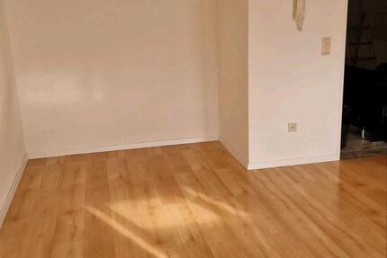 Gemütliche Single Wohnung Ideal für Rentnerin zimmer