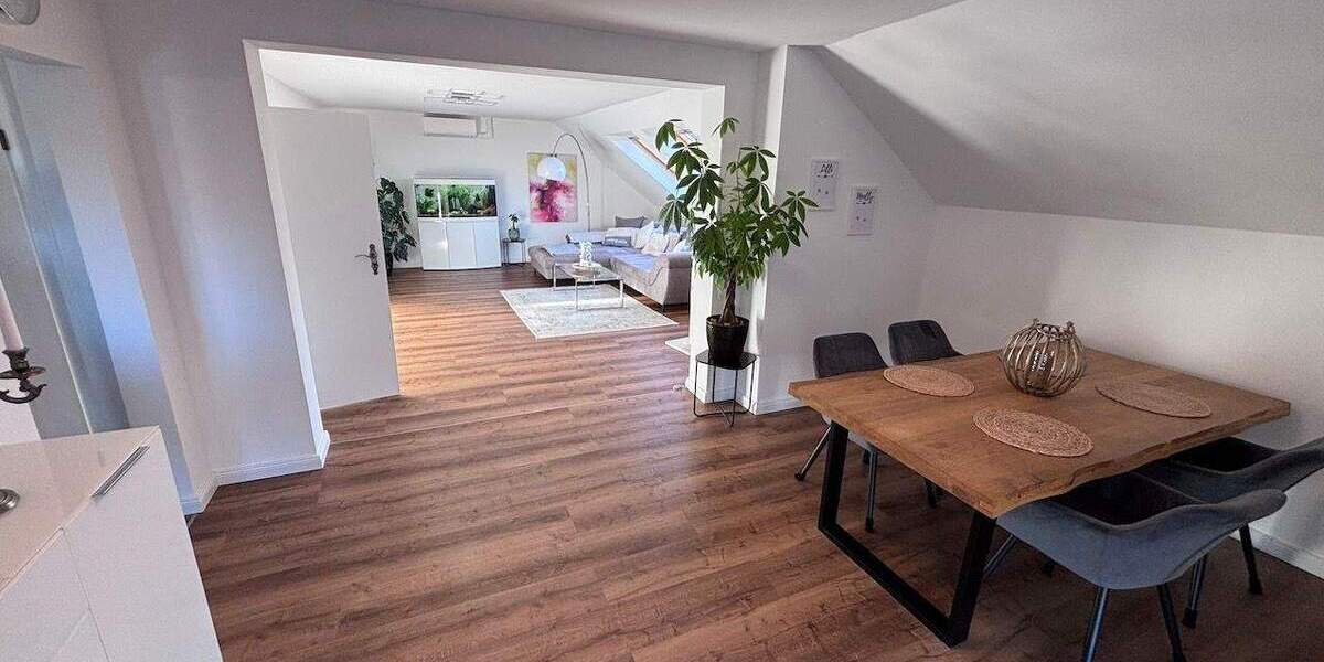 Etagenwohnung Bünde Dünne - 4 Zimmer, 130 m&sup2;, 890&euro; | Angebot:25109592