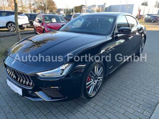 Maserati Ghibli 49.586 km 43.880 &euro; Bielefeld 33689