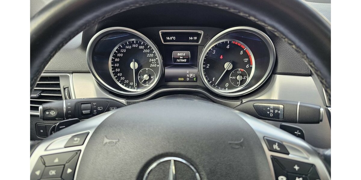 Mercedes-Benz ML 250 CDI 4Matic LEDER NAVI RFK AHK AUS 2.HAND 167.800 km 21.990 &euro; Löhne 32584