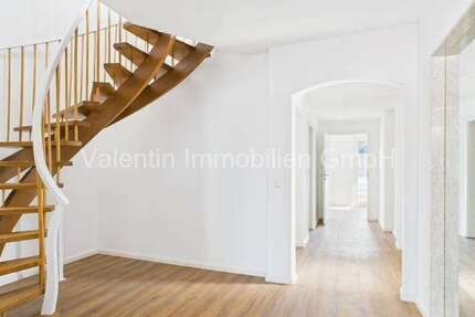 Wohnung Detmold - 5 Zimmer, 171 m&sup2;, 1.400&euro; | Angebot:25839302