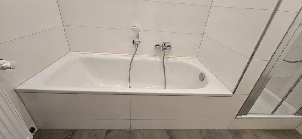 4 Zimmer- Dachgeschoss inklusive Pkw Stellplatz zu Verkaufen 4 zimmer