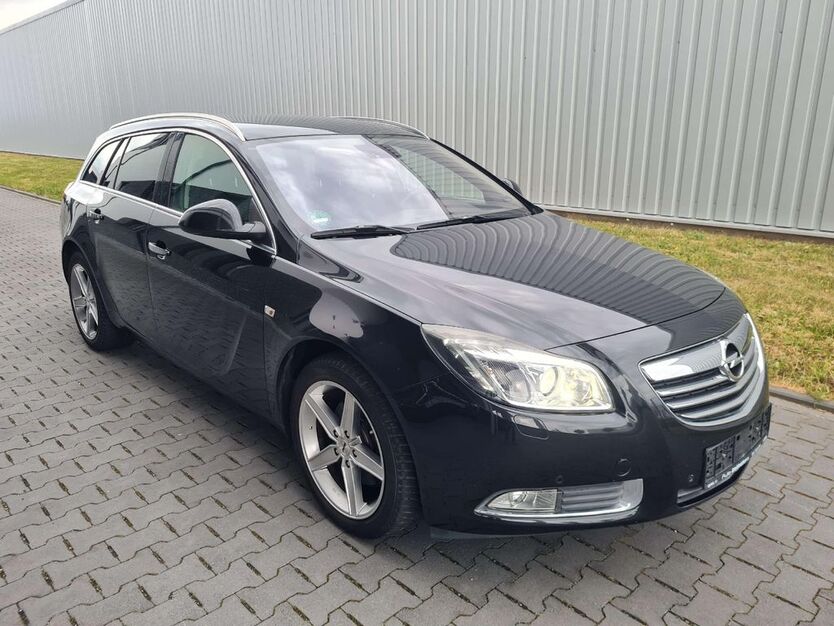 Opel Insignia 228.000 km 4.599 € Paderborn 33106