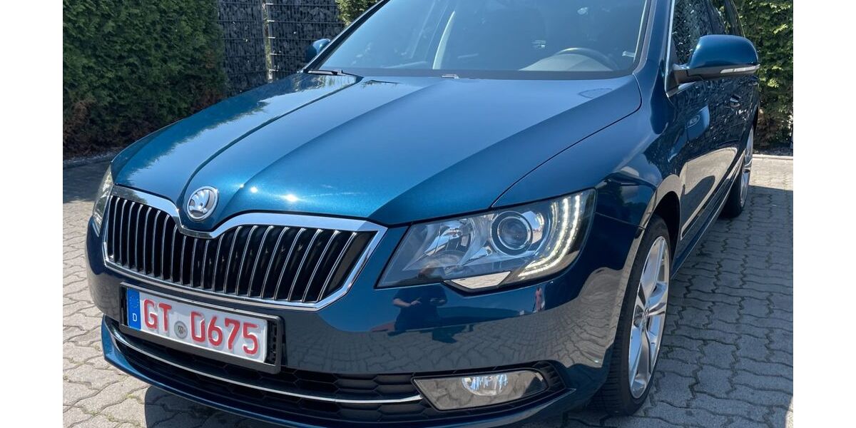 Skoda Superb 132.000 km 8.800 &euro; Verl 33415