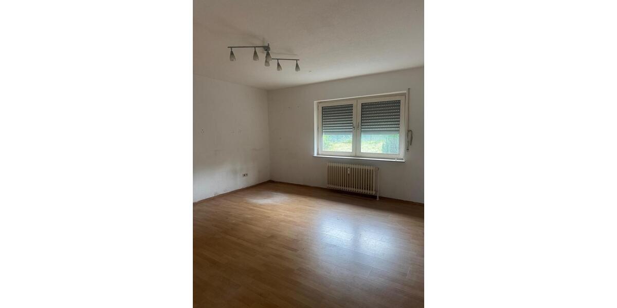 Dachgeschoßwohnung Lage - 3 Zimmer, 80 m&sup2;, 450&euro; | Angebot:25723915