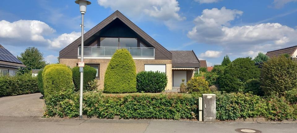 Charmantes 2-Familienhaus mit großem Grundstück