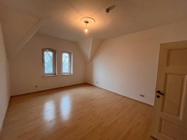 Dachgeschoßwohnung Bünde - 2 Zimmer, 82 m&sup2;, 615&euro; | Angebot:26211946