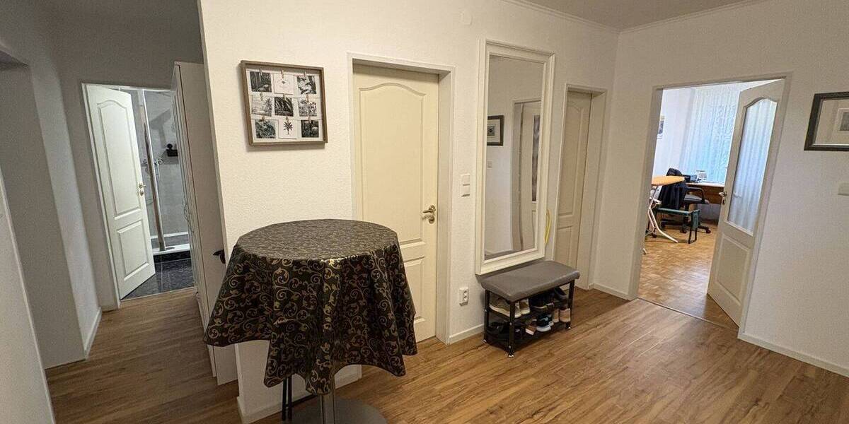 Etagenwohnung Detmold Innenstadt - 3 Zimmer, 91 m&sup2;, 165.000&euro; | Angebot:26715531