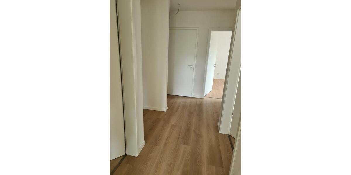 Erdgeschoßwohnung Detmold Hiddesen - 3 Zimmer, 96 m&sup2;, 1.100&euro; | Angebot:25781078