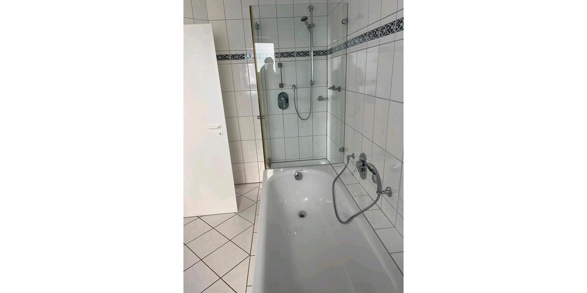 3 Zimmer Wohnung in Brackwede zu Vermieten 700€+400€ Nebenkosten 3 zimmer