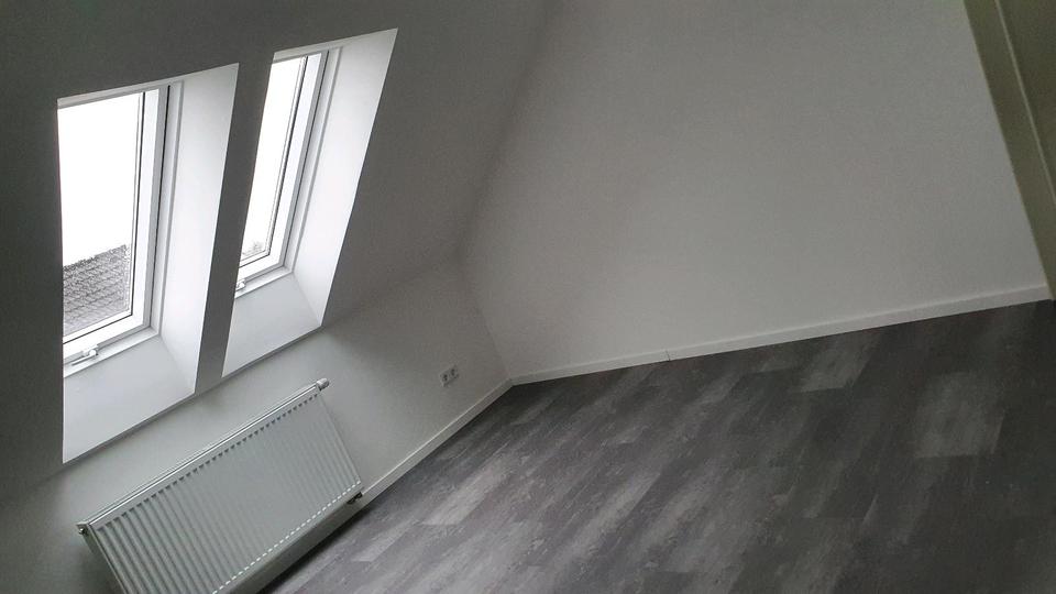 Dachgeschoßwohnung Lage - 2 Zimmer, 65 m&sup2;, 820&euro; | Angebot:25081433