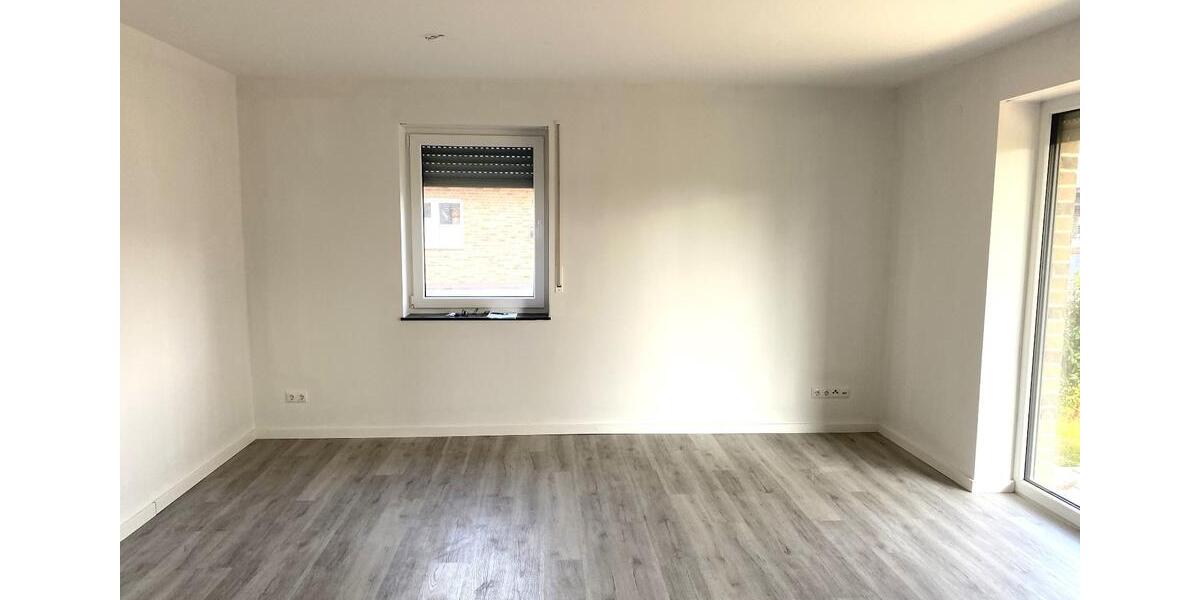 Erdgeschoßwohnung Hüllhorst - 4 Zimmer, 105 m&sup2;, 950&euro; | Angebot:25753640